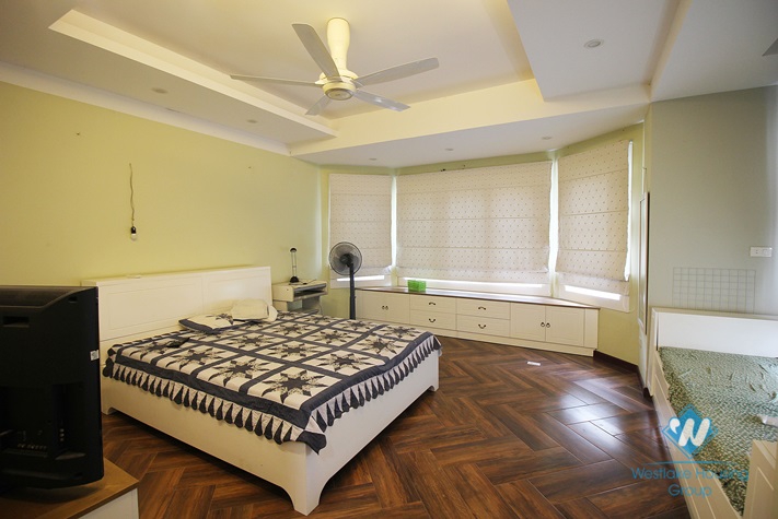 A huge 5  bedroom villa with indoor swimming pool for rent in Vuon Dao